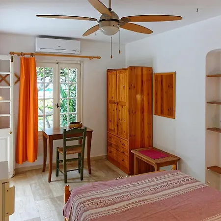 Askella Apartment *